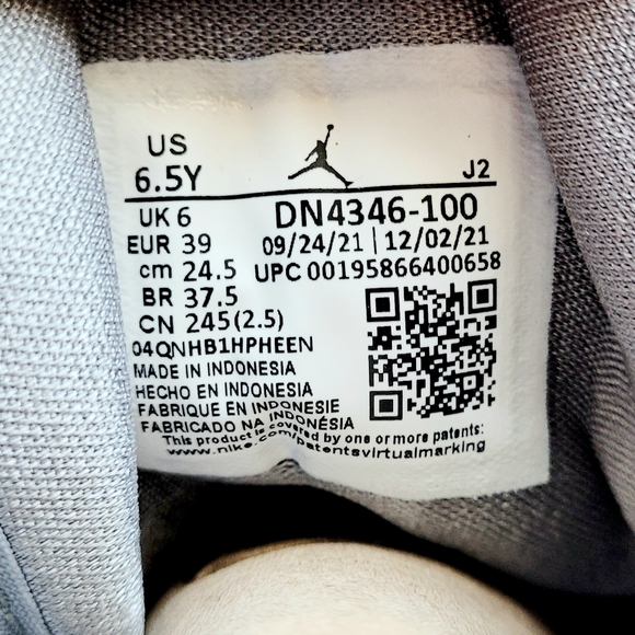 Air Jordan 1 Mid SE (GS) Coconut Milk Youth 6.5 Women's 8 - Picture 6 of 6